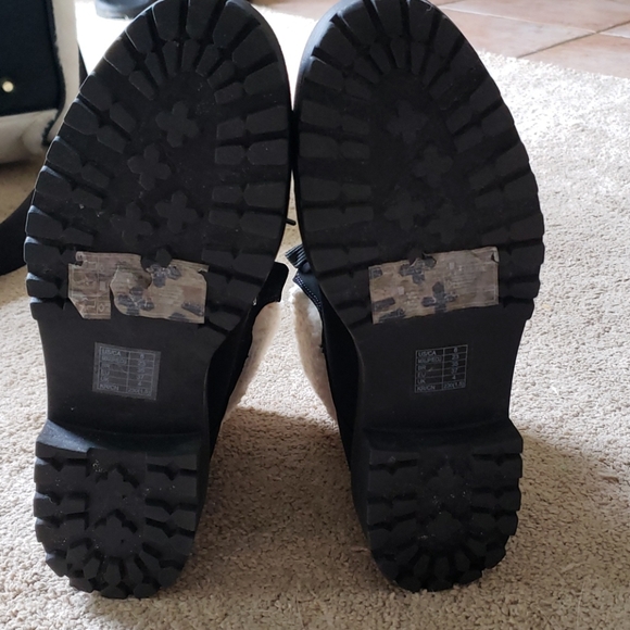 Boots - Picture 2 of 3